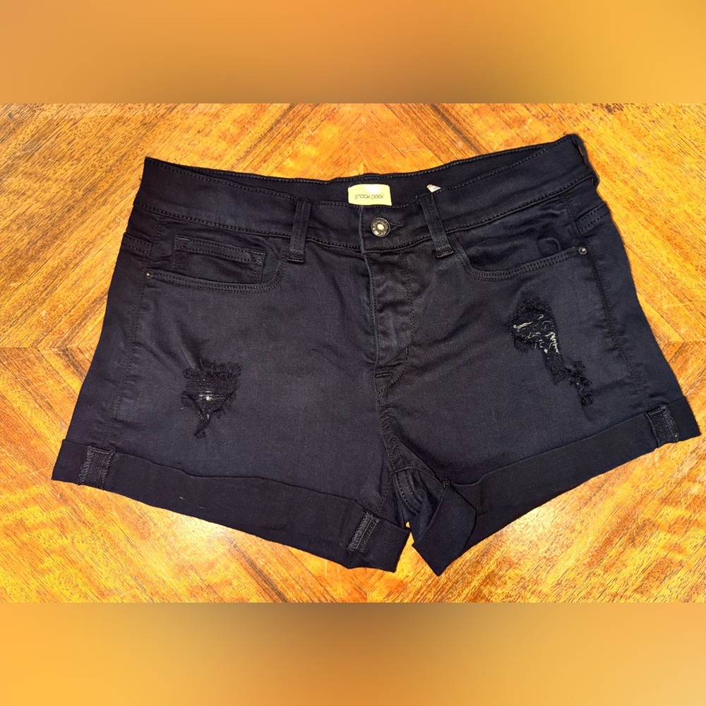Sneak Peek Black Shorts Casual Summer Essential